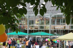 Sommerfest mit Außenbestuhlung im Mütterzentrum Salzgitter-Bad